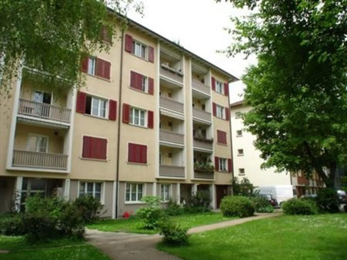 Vivere vicino a Birs e al parco St. Jakob! - Foto 2 di 5