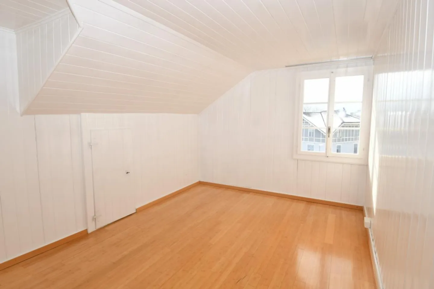 Cozy 3.5-room attic apartment - Photo 8 of 10