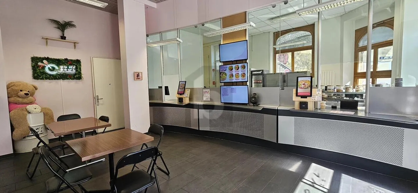 IDEALLY LOCATED IN THE CITY CENTER - Photo 1 of 5