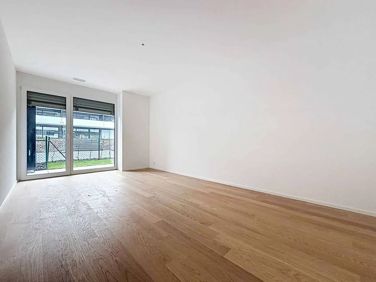 Magnifique appartement de 3,5 pièces avec terrasses couvertes, jardins et vue sur le lac - Photo 7 sur 13