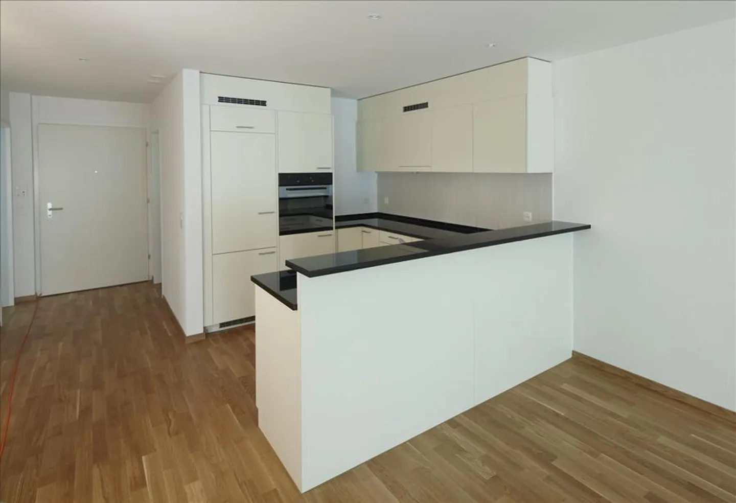 3.5 Zimmer-Wohnung an zentraler Lage zu vermieten - Foto 2 von 6