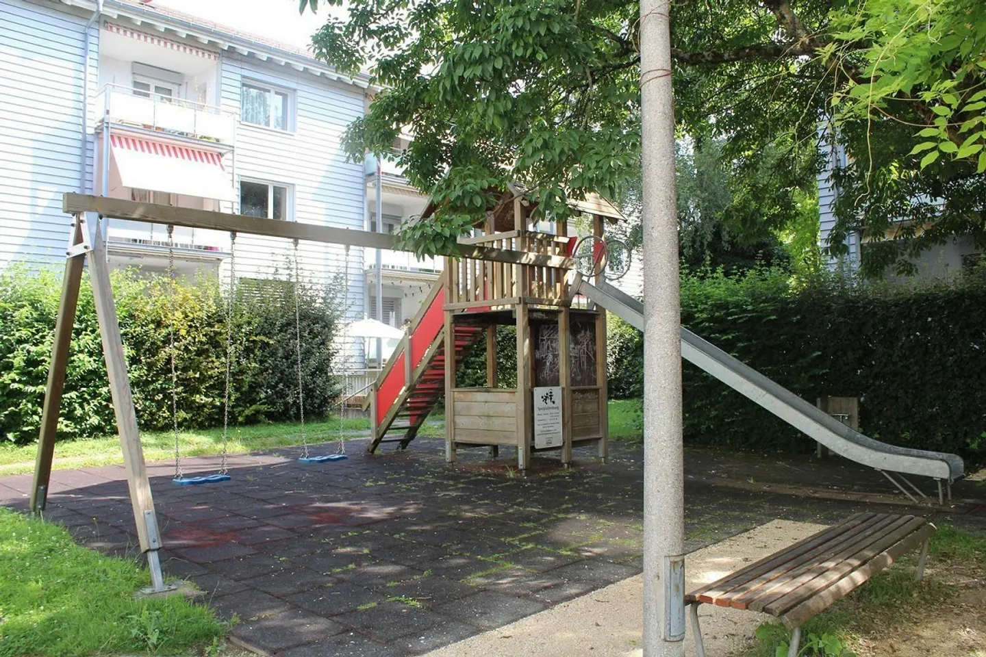 Parco giochi e zona di incontro inclusi - Foto 11 di 13