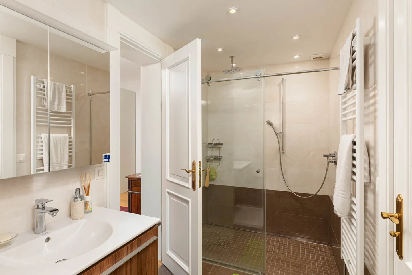 Seltene und exklusive Immobilie mit Füßen im Wasser - Foto 17 von 29