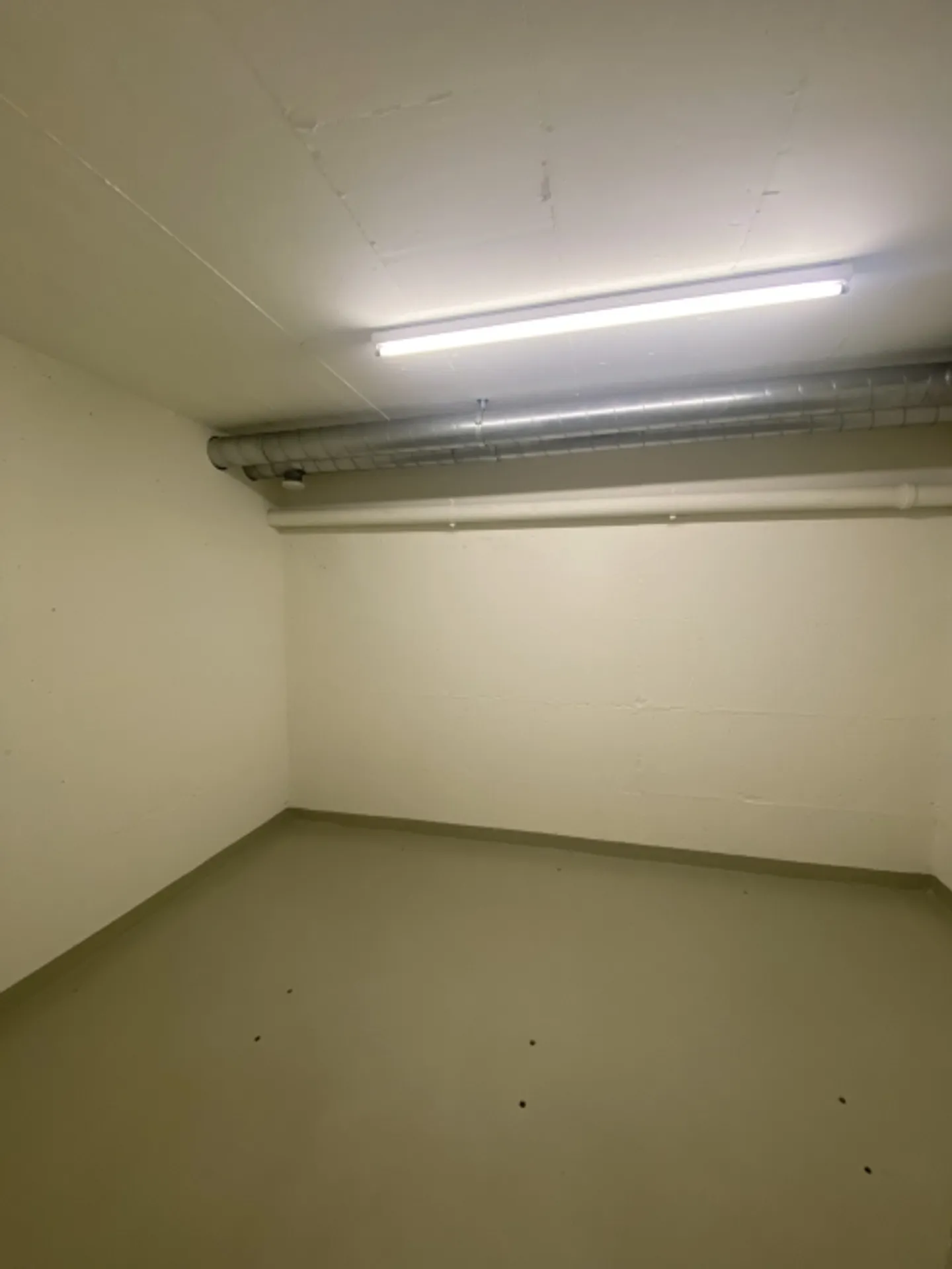 Espace de stockage dans un emplacement central - Photo 2 sur 2