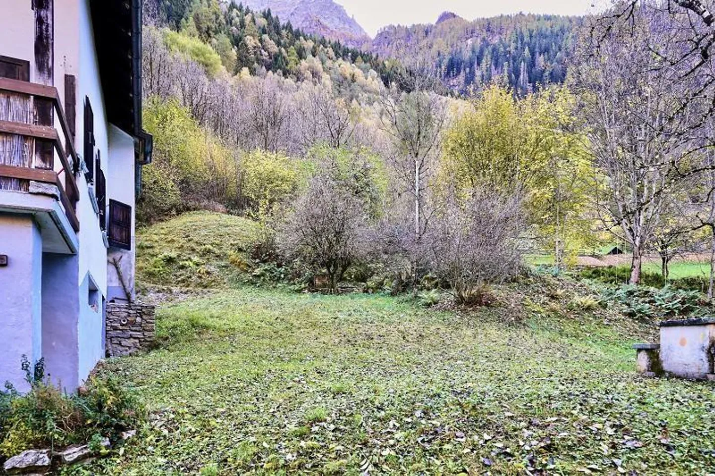 Chalet 5 1/2 locali con grande terreno in una posizione molto tranquilla e soleggiata - Foto 27 di 40