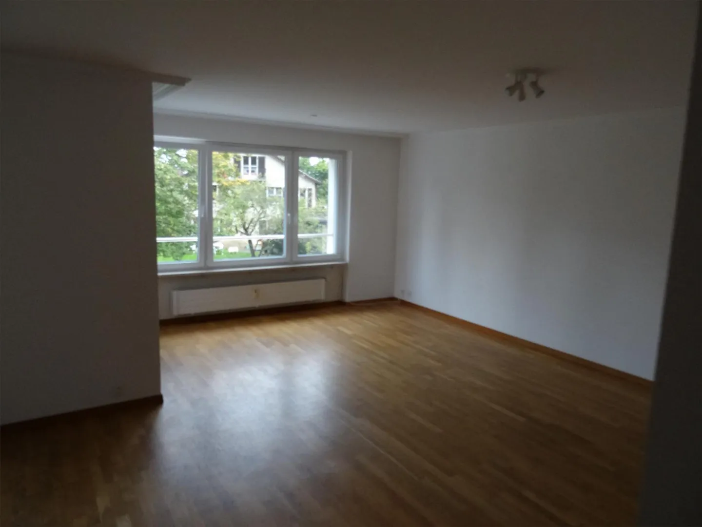 Quiet 3.5 Room Apartment in the Green - Photo 3 of 7