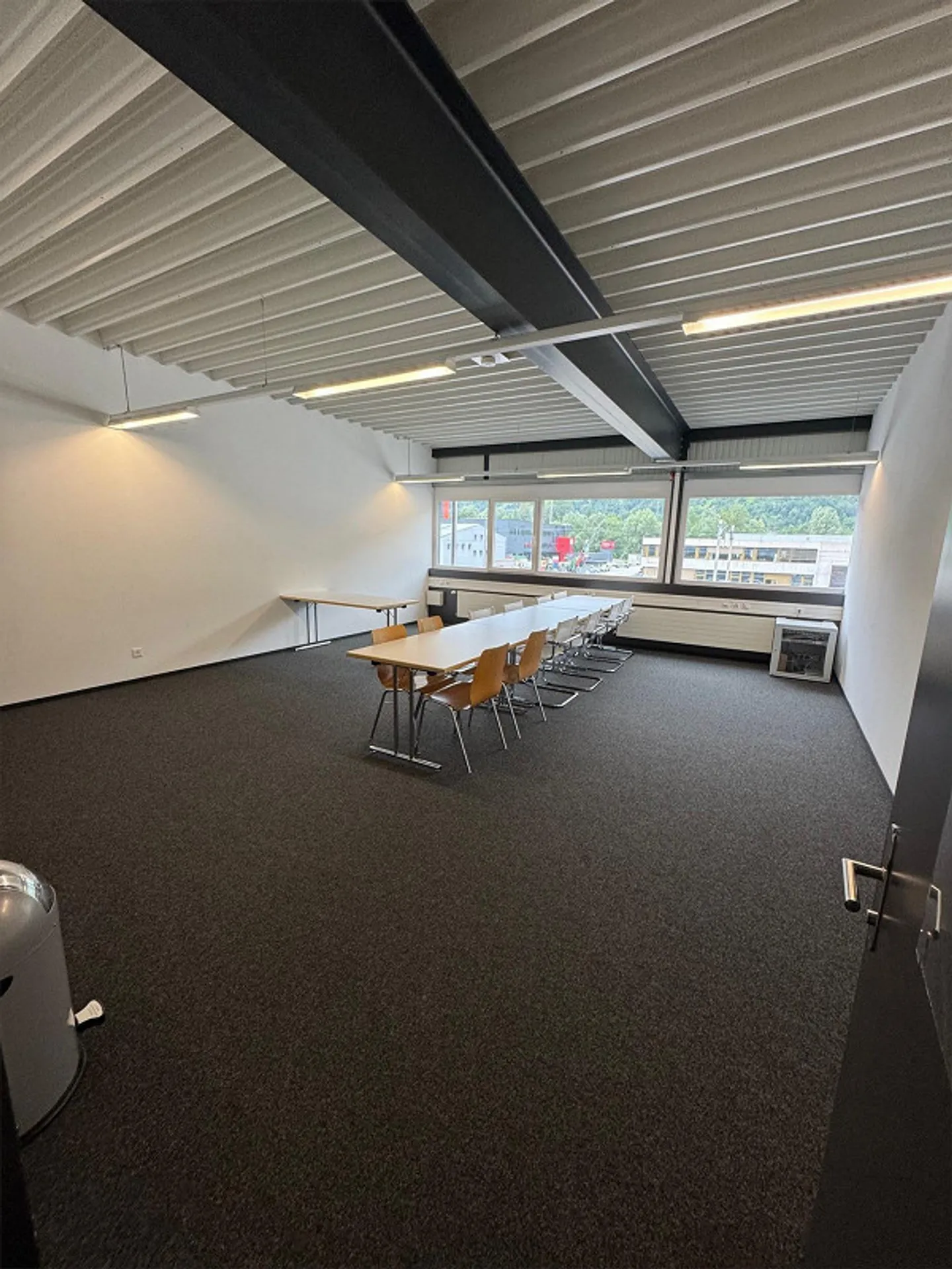 Zu vermieten ab 1. November 2025 helle und moderne Büro-/Schlungsräume - Foto 4 von 5