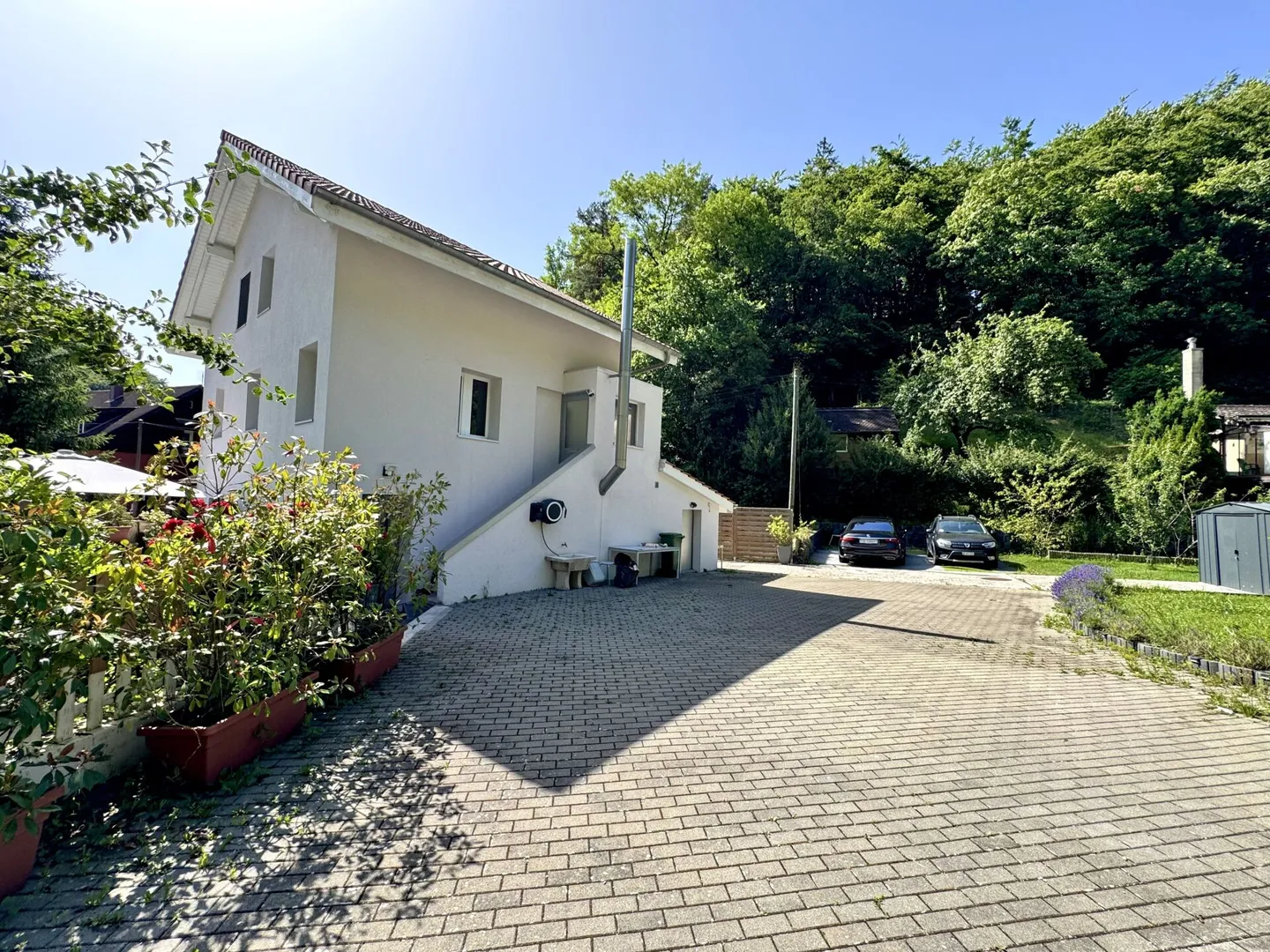Casa unifamiliare di 5,5 stanze con molto spazio circostante - Foto 1 di 9
