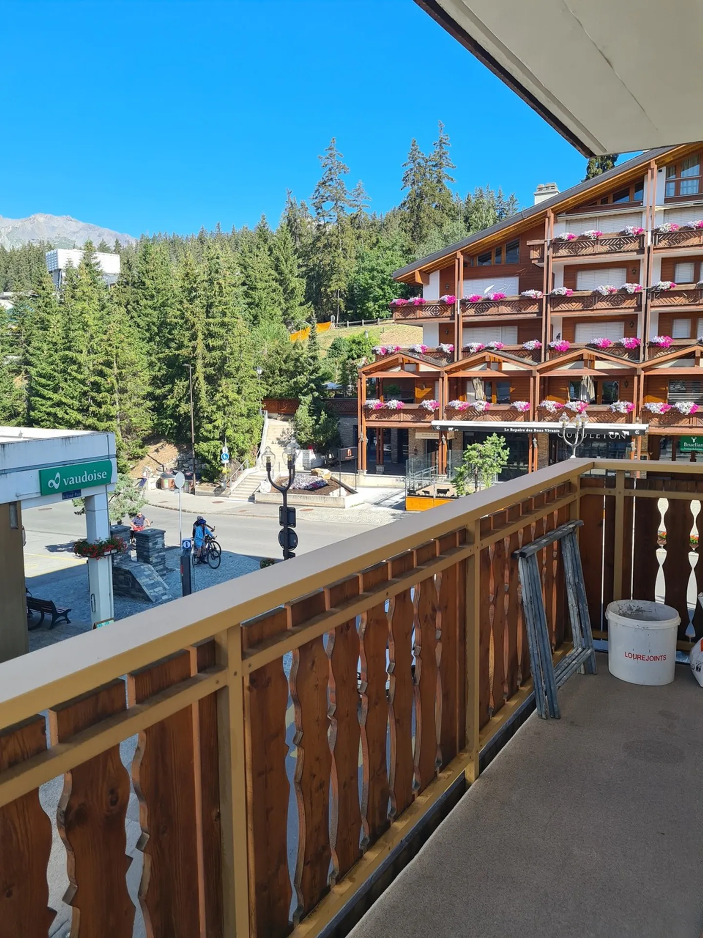 Renovated Apartment in Crans - Photo 5 of 16