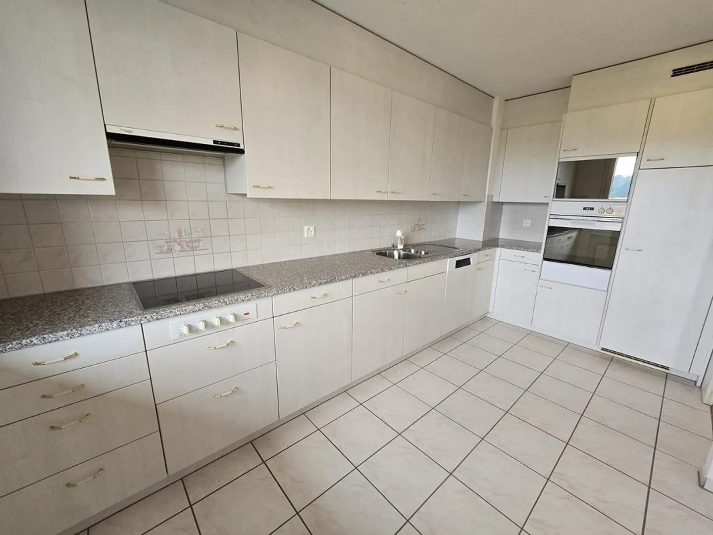 Charmante 4.5-Zimmerwohnung mit Balkon – viel Platz für Ihre Ideen! - Foto 6 von 10