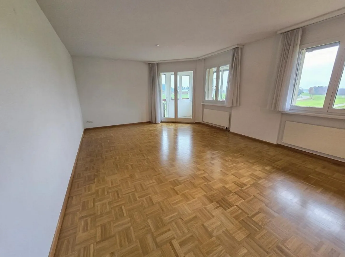 Charmante 4.5-Zimmerwohnung mit Balkon – viel Platz für Ihre Ideen! - Foto 3 von 10
