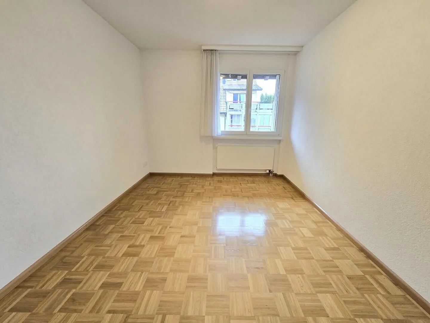 Charmante 4.5-Zimmerwohnung mit Balkon – viel Platz für Ihre Ideen! - Foto 4 von 10