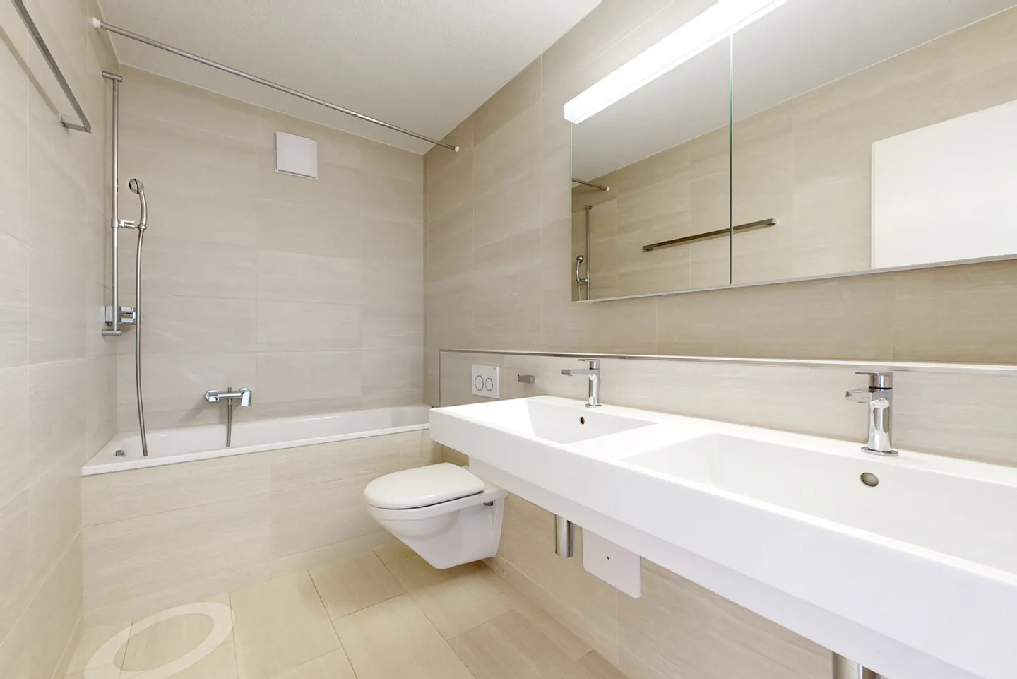 Geräumige Wohnung in guter Lage - Foto 9 von 9