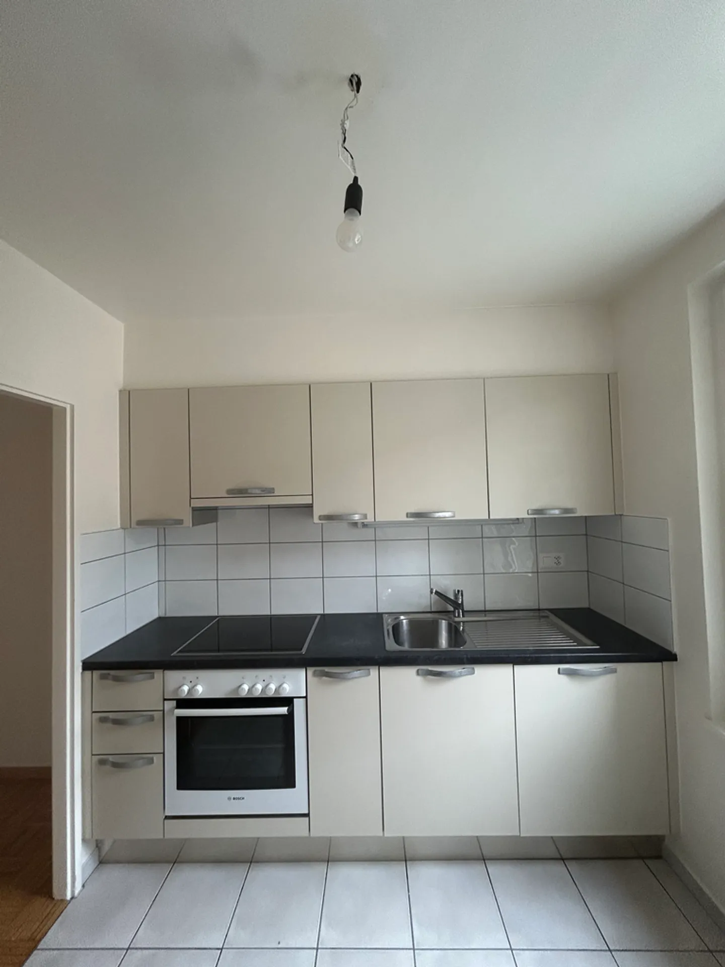 Incantevole appartamento di 2,5 stanze con balcone a Crissier - posizione ideale - Foto 4 di 9