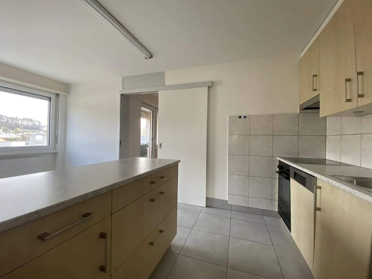 Appartement Charmant avec Terrasse - Photo 7 sur 13