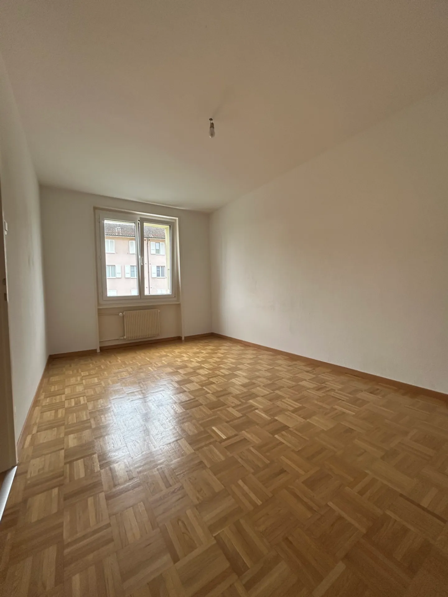 Incantevole appartamento di 2,5 stanze con balcone a Crissier - posizione ideale - Foto 5 di 9