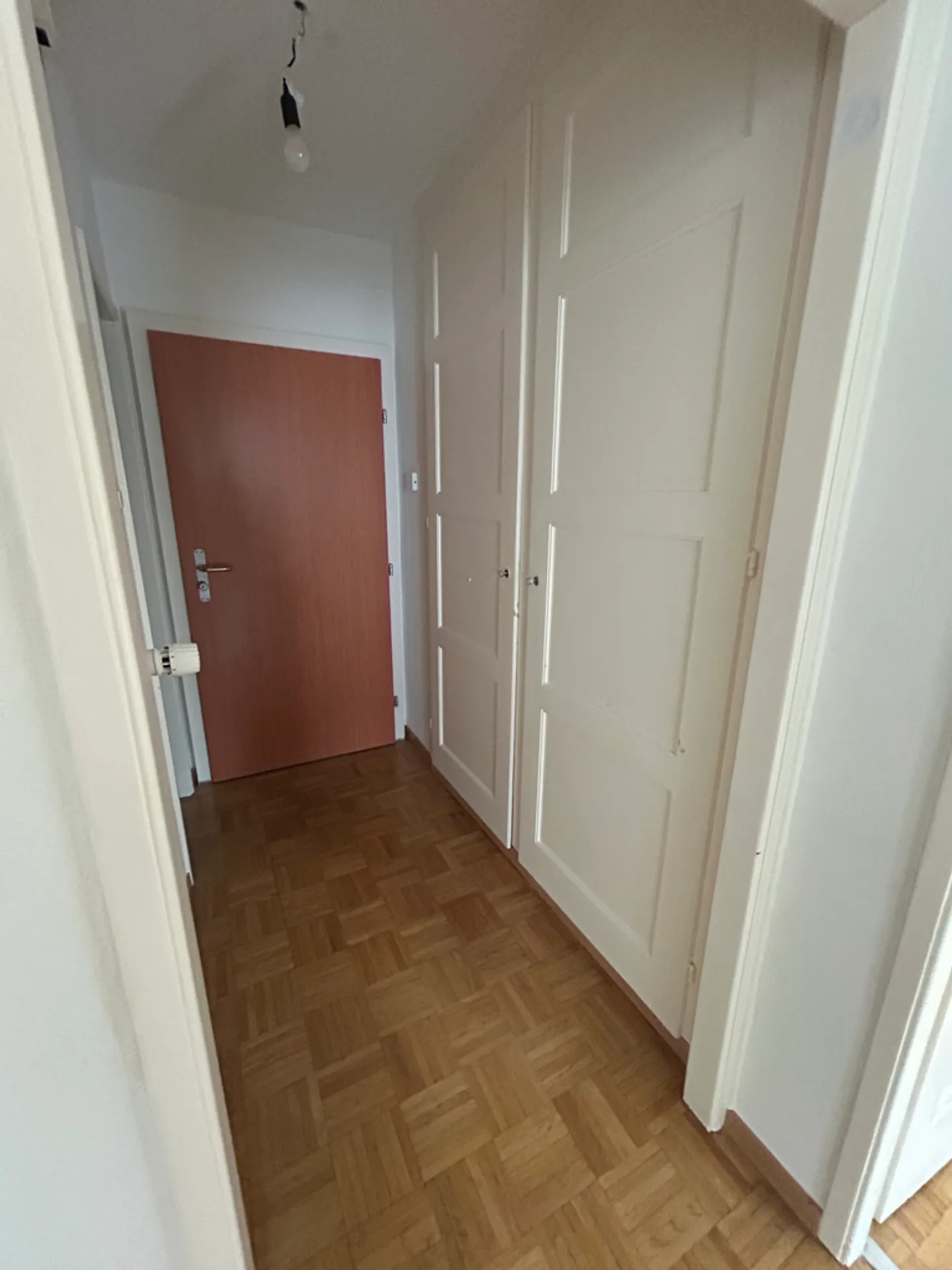 Incantevole appartamento di 2,5 stanze con balcone a Crissier - posizione ideale - Foto 2 di 9