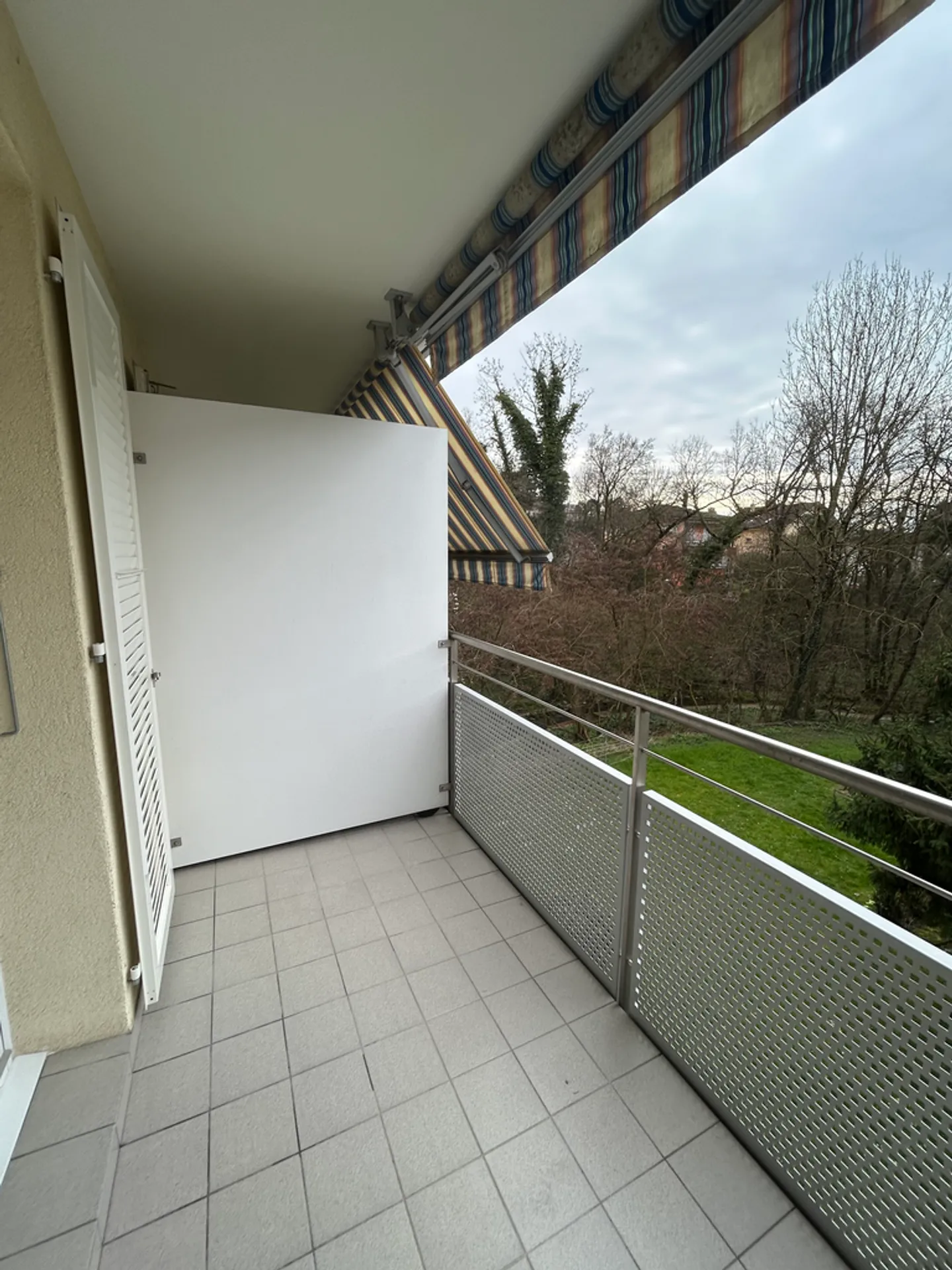 Incantevole appartamento di 2,5 stanze con balcone a Crissier - posizione ideale - Foto 8 di 9