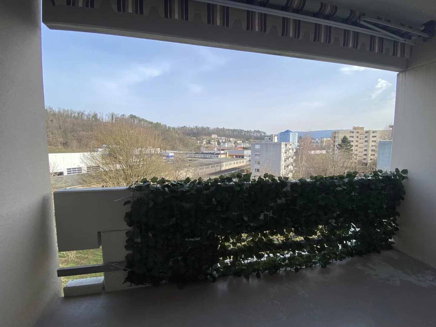 Appartement Charmant avec Terrasse - Photo 11 sur 13