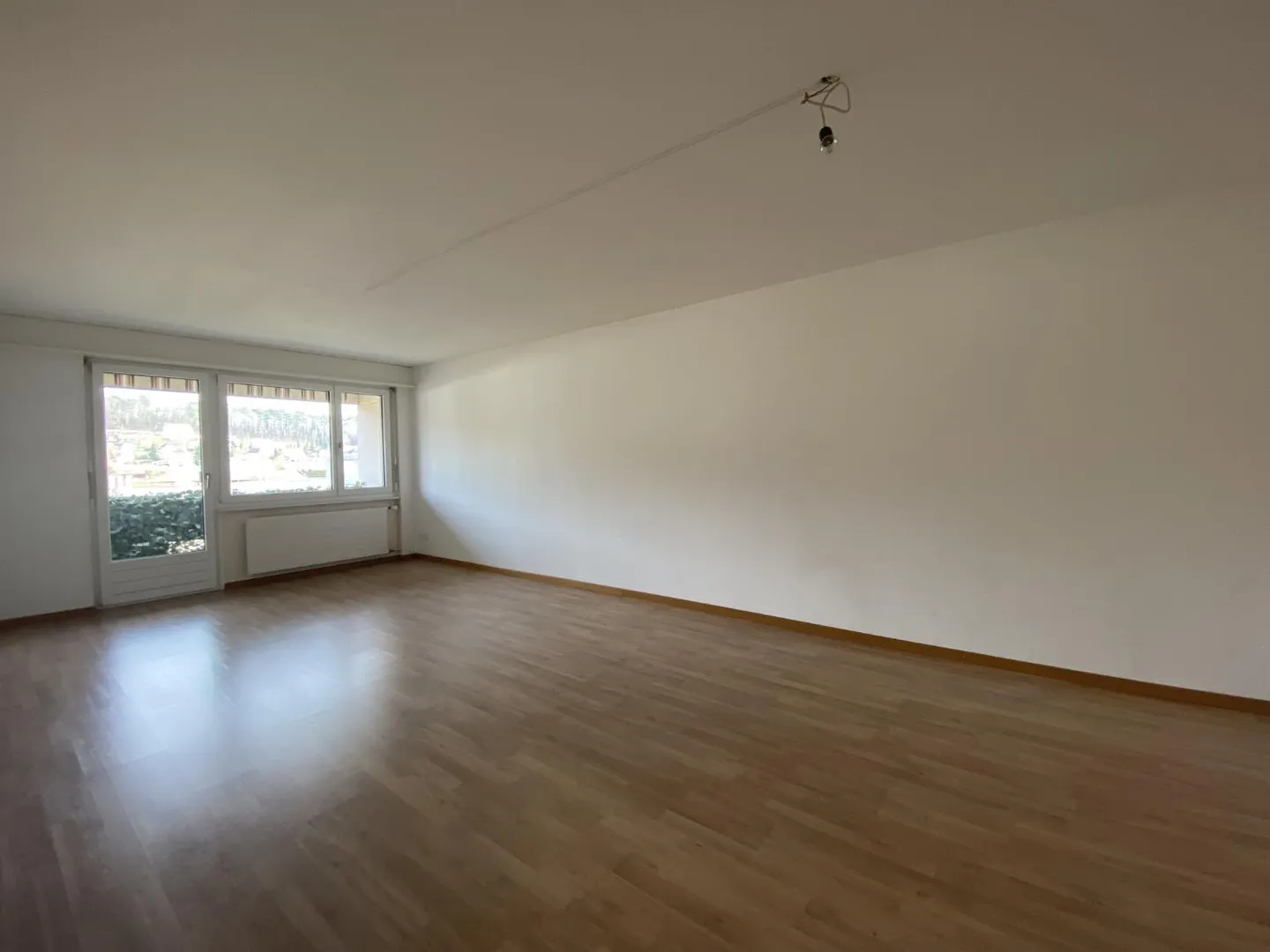 Appartement Charmant avec Terrasse - Photo 12 sur 13