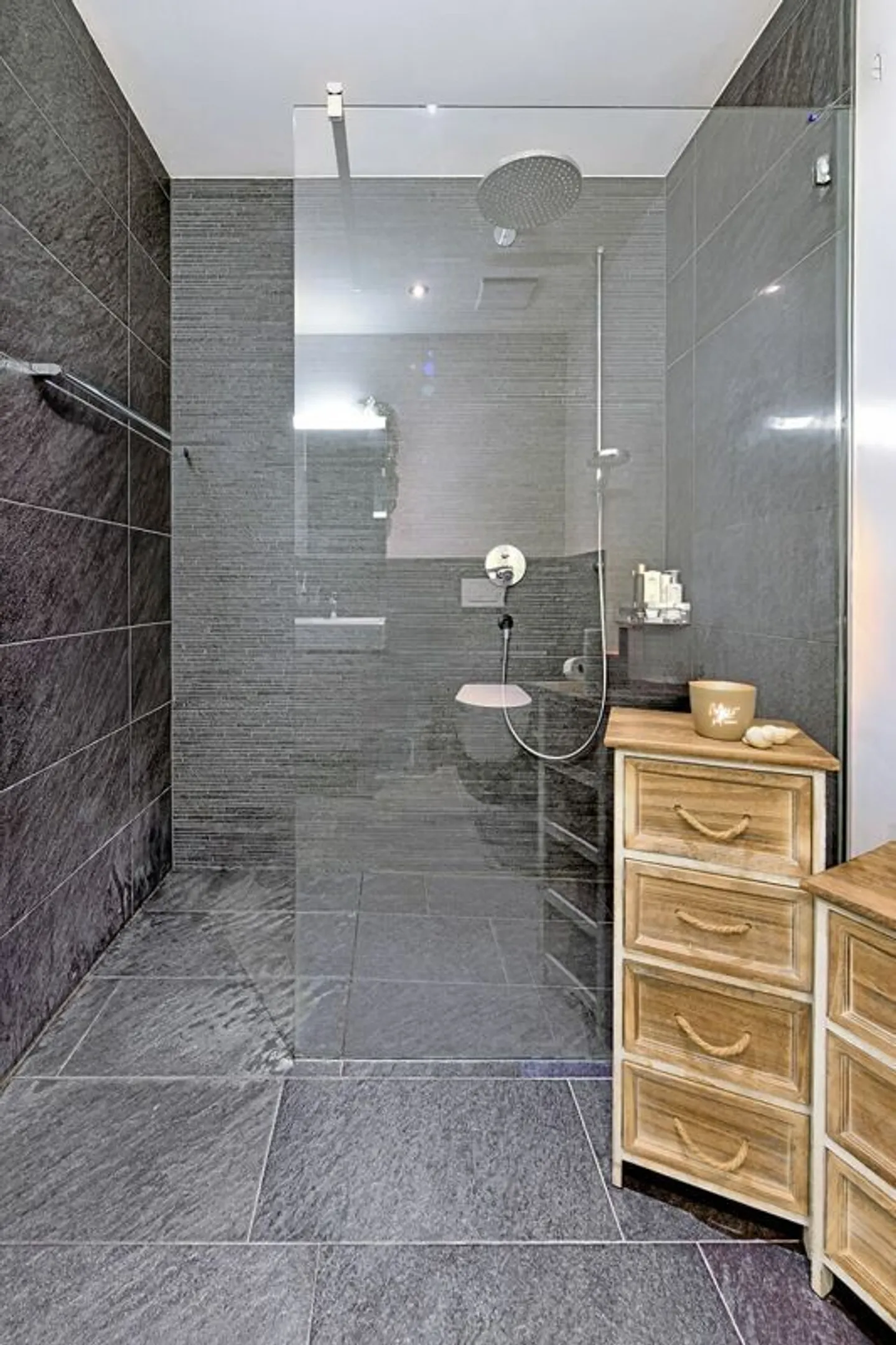 Appartement de jardin 4.5 pièces dans un endroit calme - Photo 5 sur 19