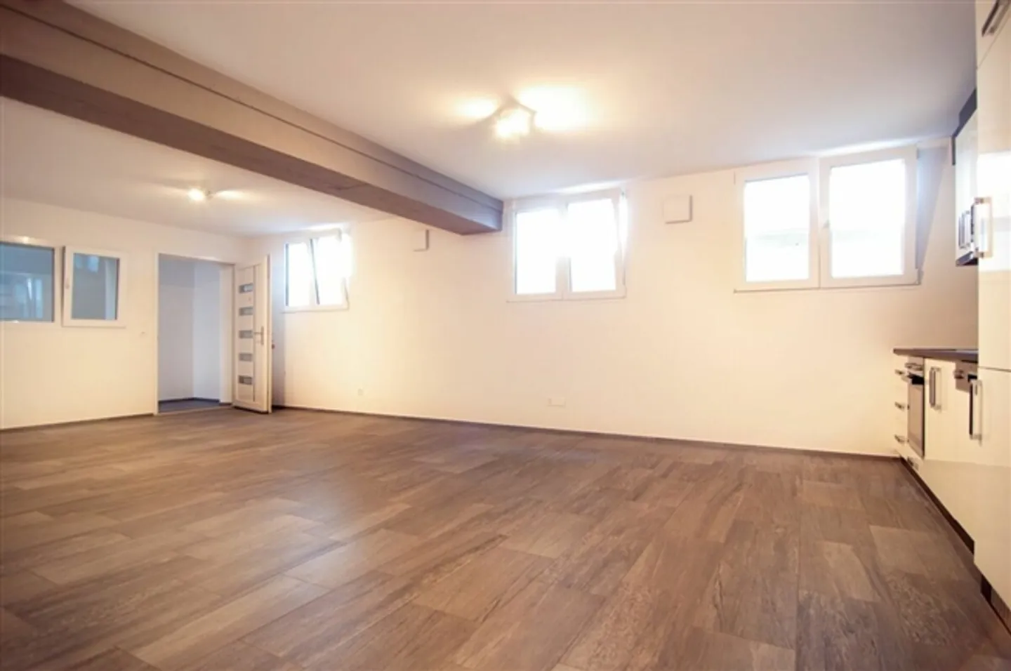 Moderne Büroräume mit Küche - Foto 1 von 10