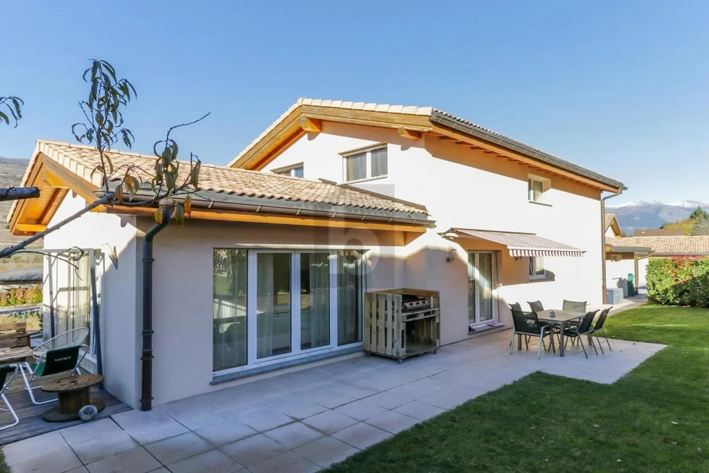 Villa moderne avec vue montagne - Photo 1 sur 6