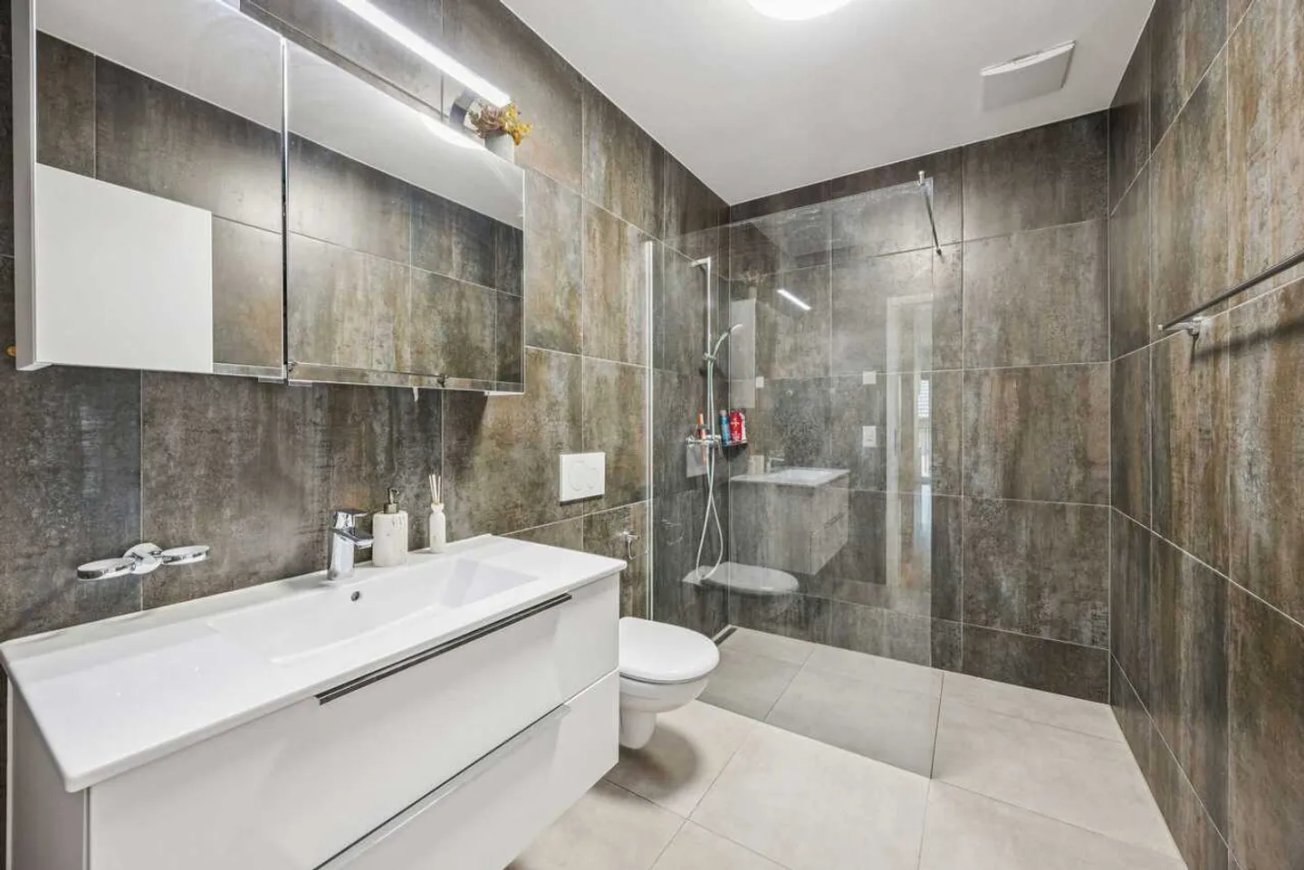 Appartamento 3.5 stanze come nuovo a Schupfart – Vivere nella natura - Foto 6 di 13