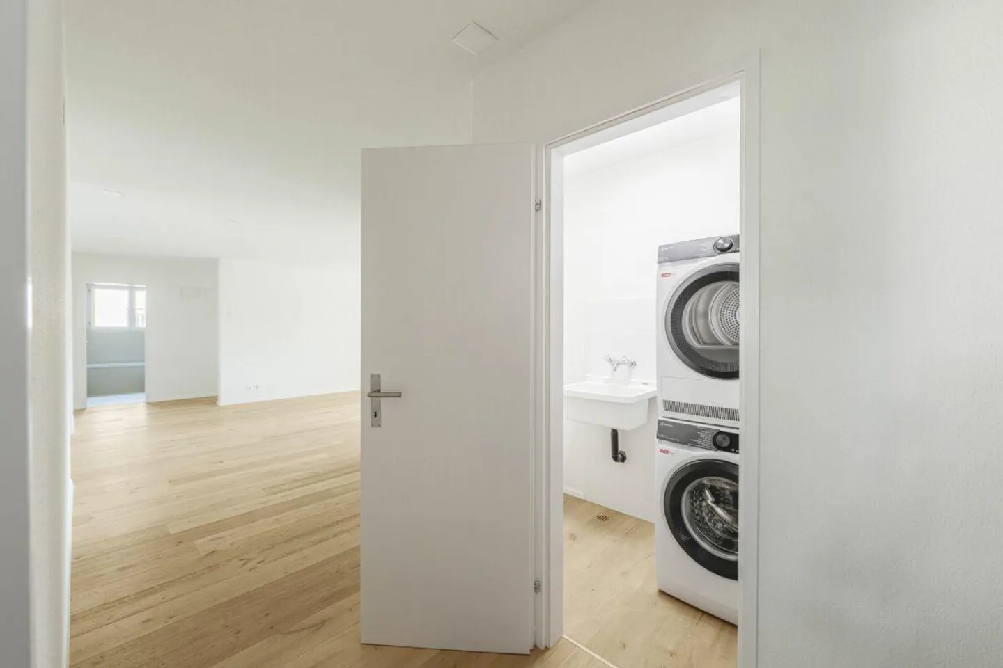 EINMALIGE CHANCE - NEUWERTIGE TRAUMWOHNUNG AN PERFEKTER WOHNLAGE MI... - Photo 27 of 30