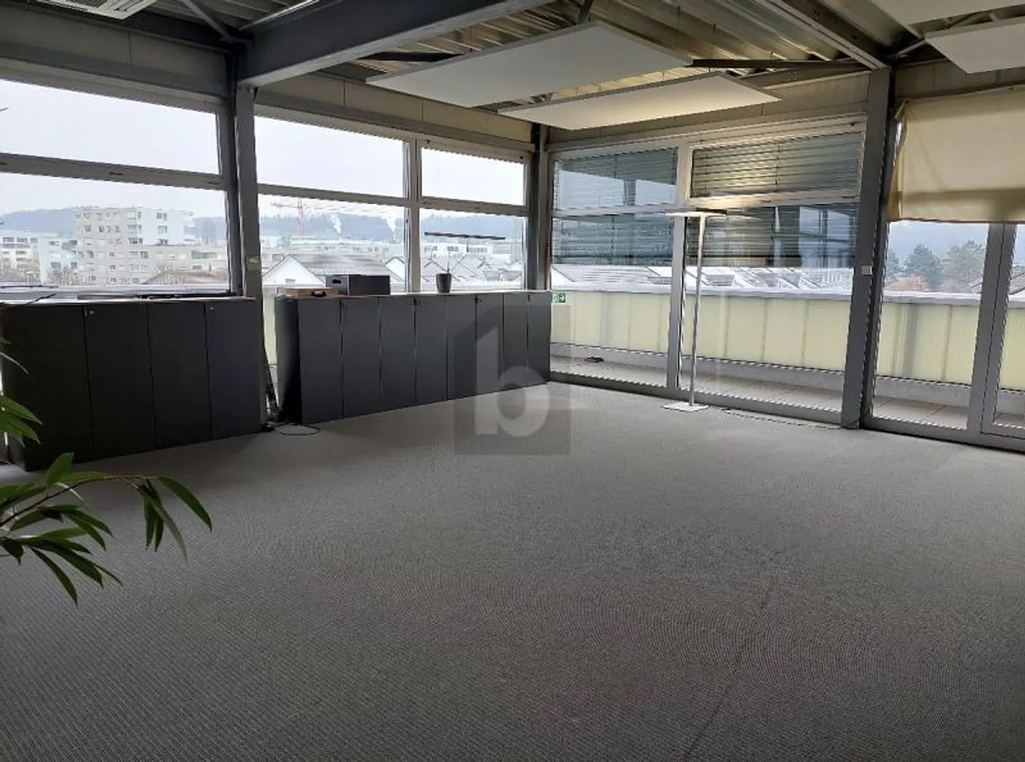 Vielseitige Bürofläche mit Balkon - Foto 1 von 6