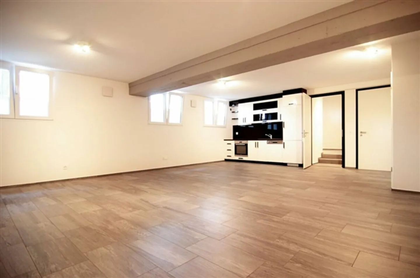 Moderne Büroräume mit Küche - Foto 2 von 10