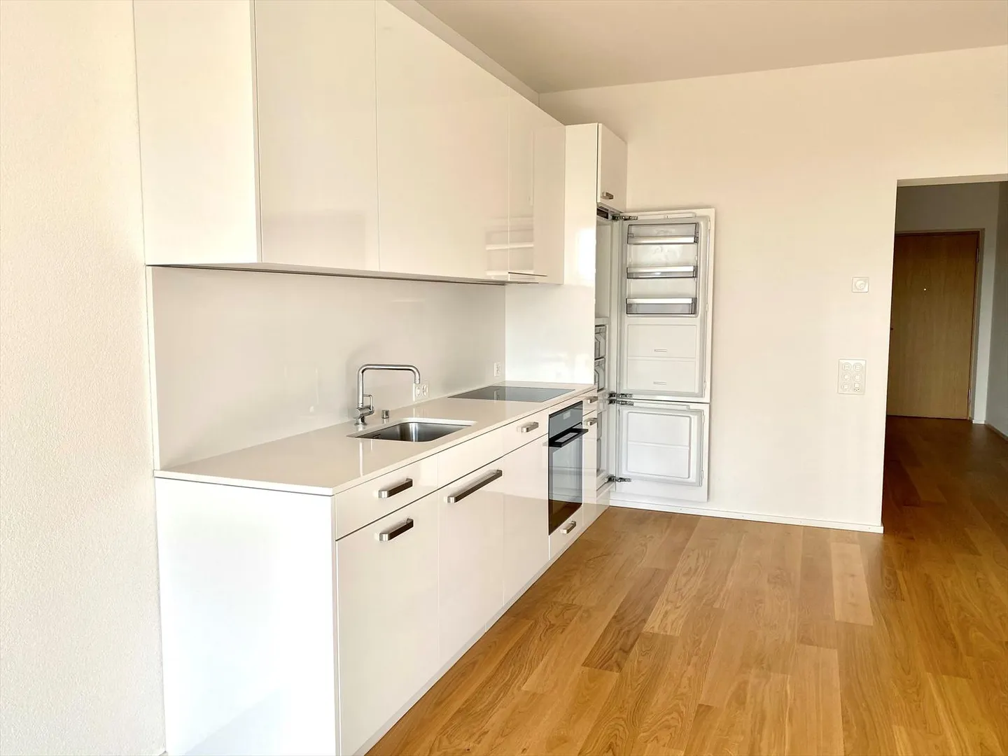 Apartment for rent - Photo 2 of 9