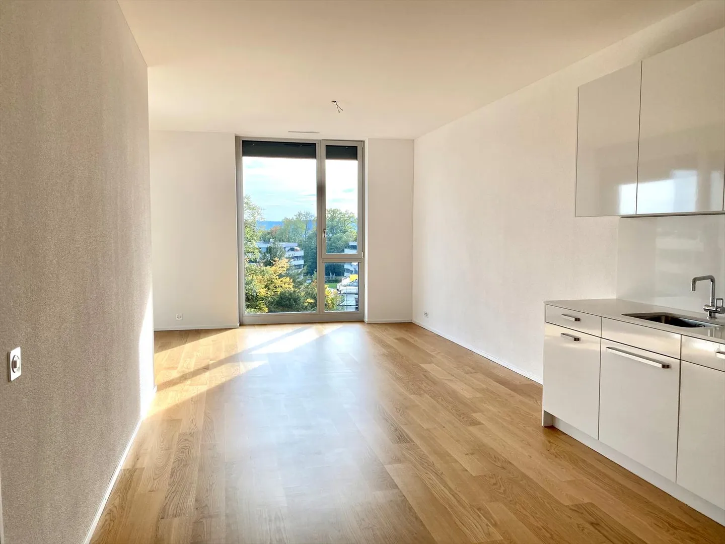 Apartment for rent - Photo 3 of 9