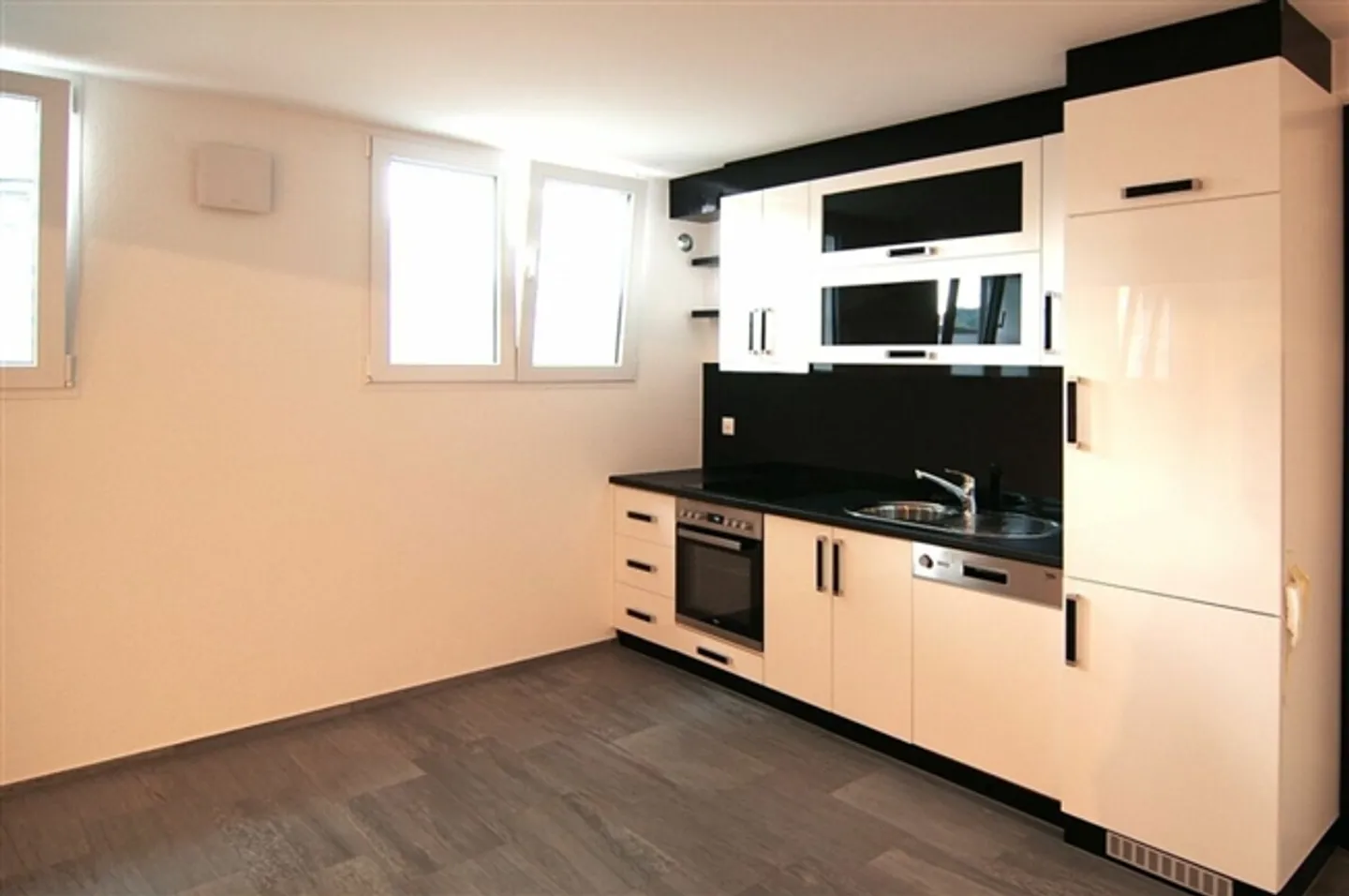 Moderne Büroräume mit Küche - Foto 4 von 10