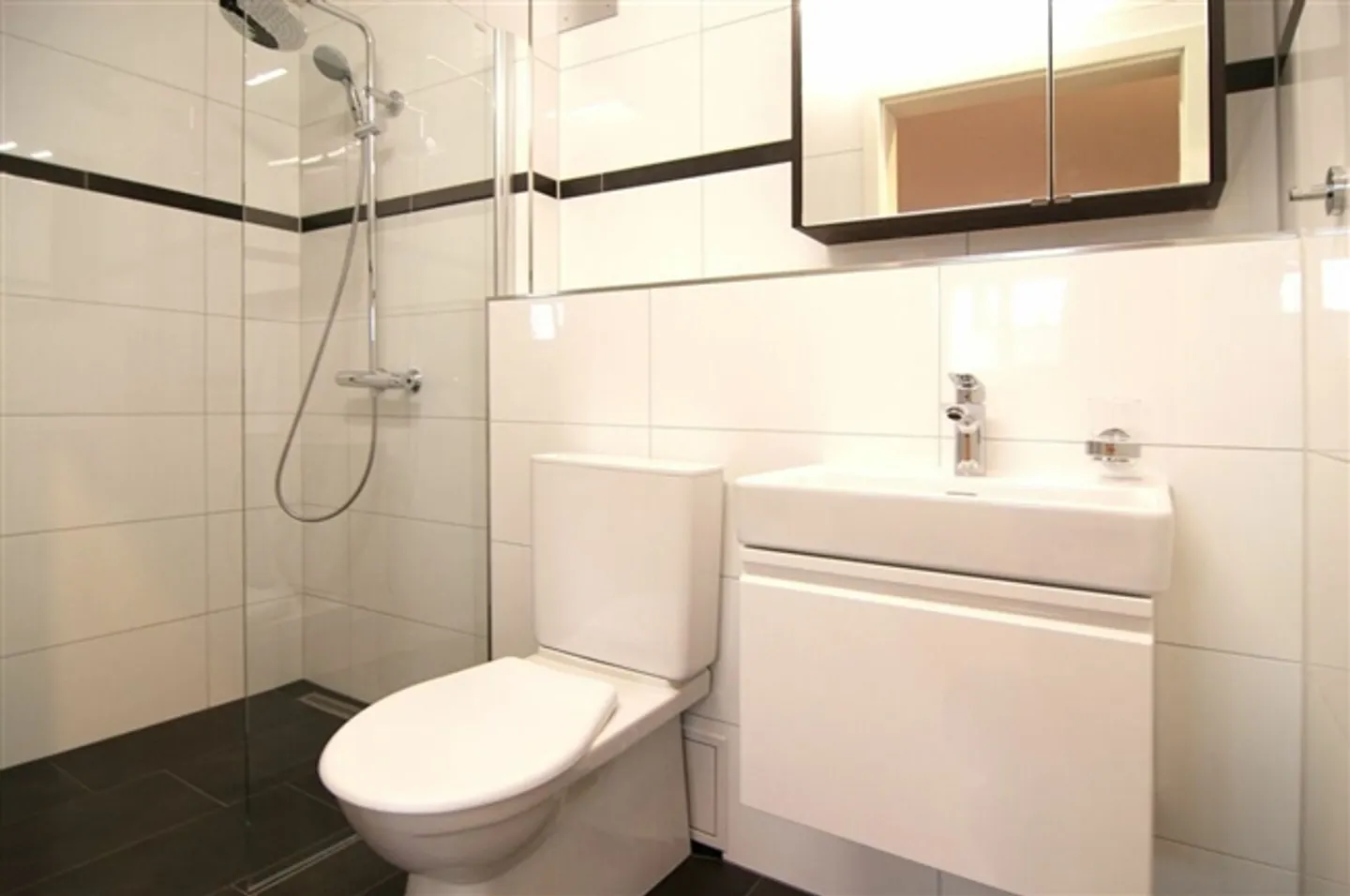 Moderne Büroräume mit Küche - Foto 6 von 10