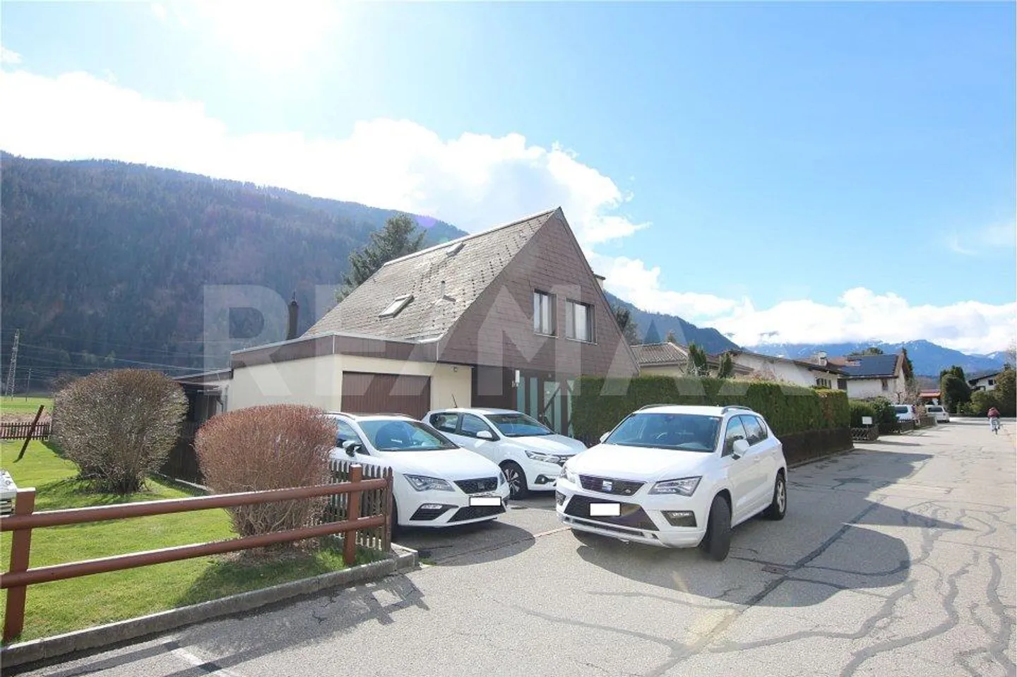 Charmante maison individuelle de 5 ½ pièces avec jardin idyllique dans un endroit calme - Photo 1 sur 4