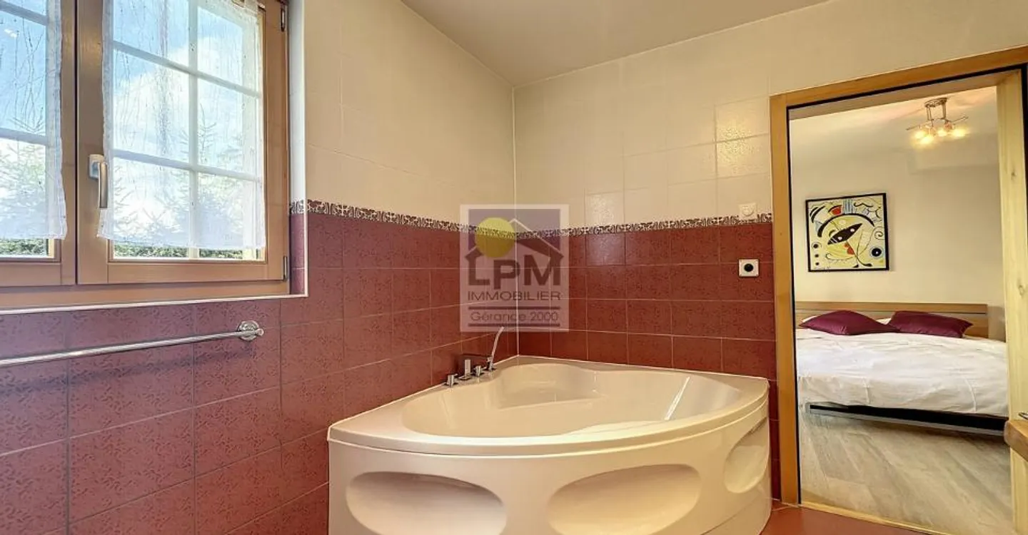 Exclusive! High-Standing Apartment 3.5 Rooms of 123 m2 - Photo 9 of 12