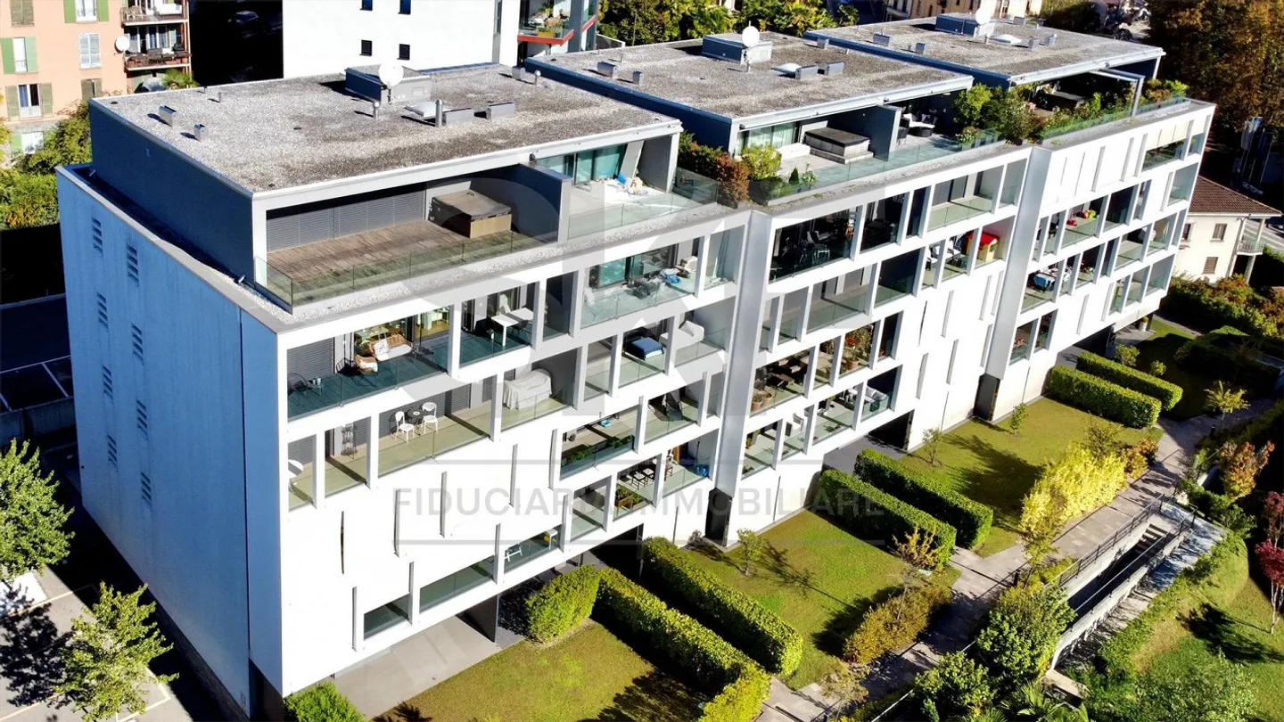 DAS LUXURIÖSE LEBEN IN DER NÄHE DES SEES IM ZENTRUM VON LUGANO - Foto 1 von 4