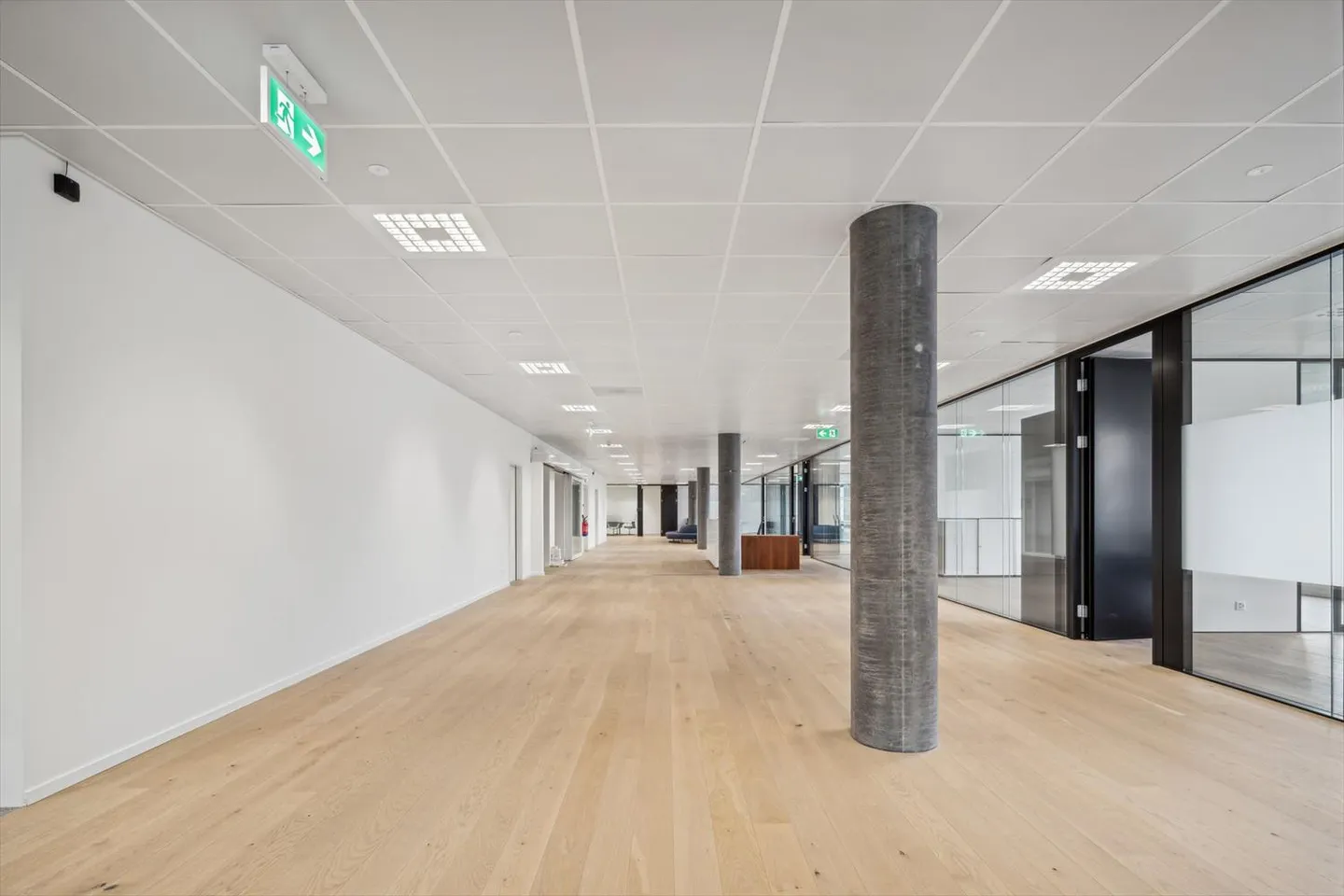 Modern Offices for Rent - Photo 7 of 9