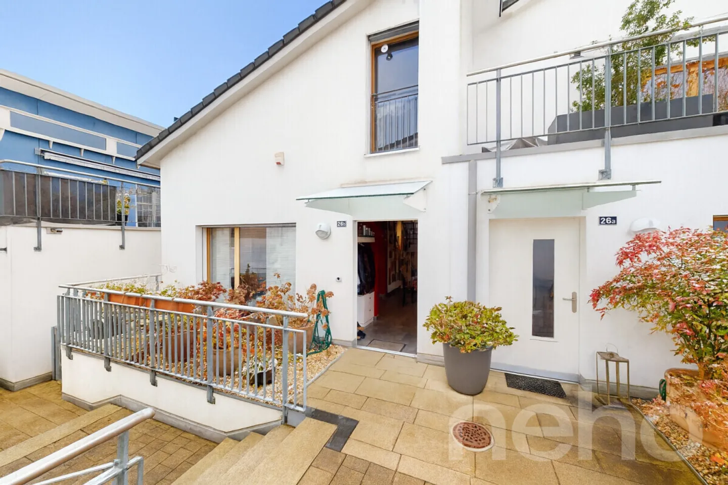 Maison jumelée de 4,5 pièces avec caractère architectural à Gockhausen - Photo 2 sur 11