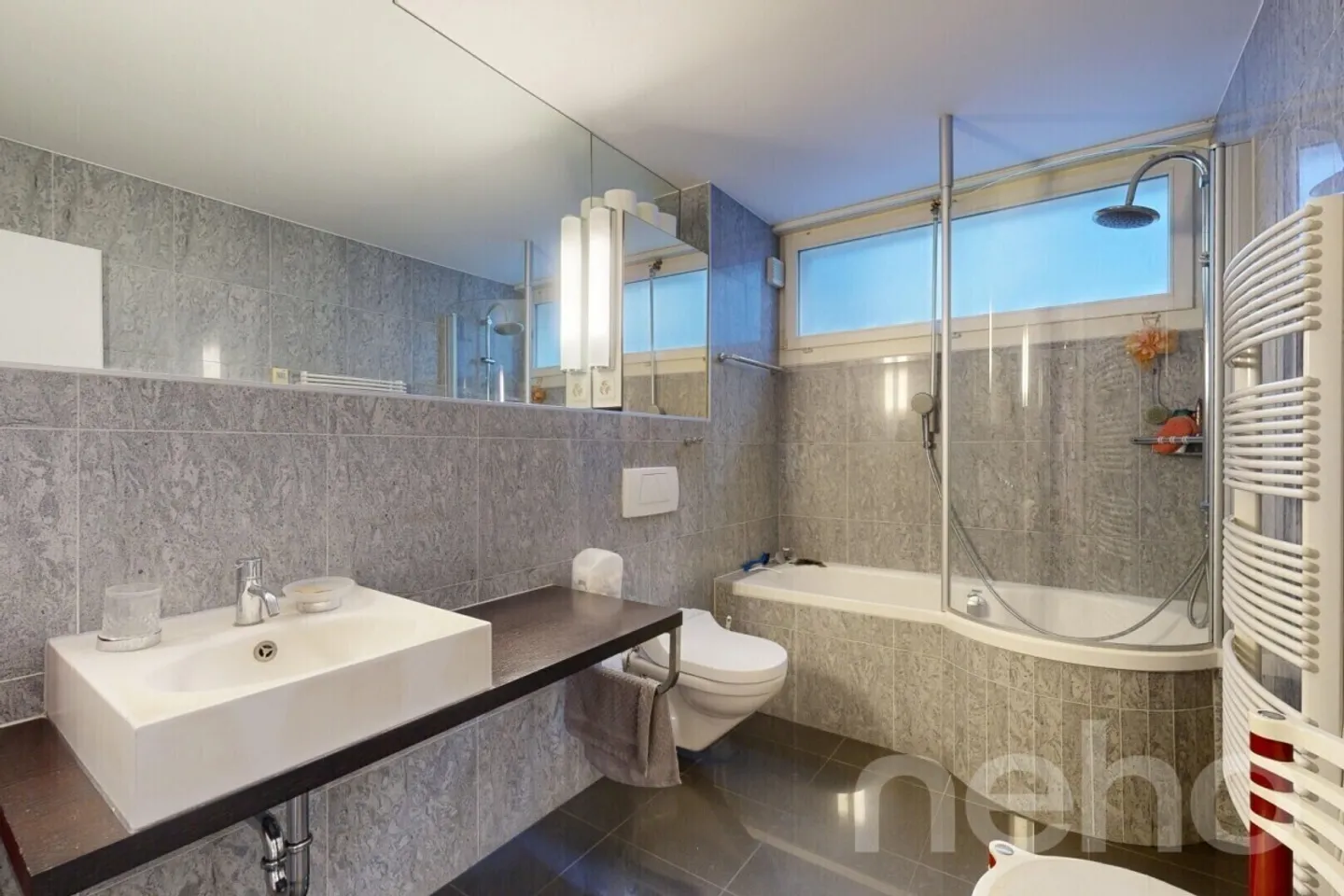 Maison jumelée de 4,5 pièces avec caractère architectural à Gockhausen - Photo 5 sur 11