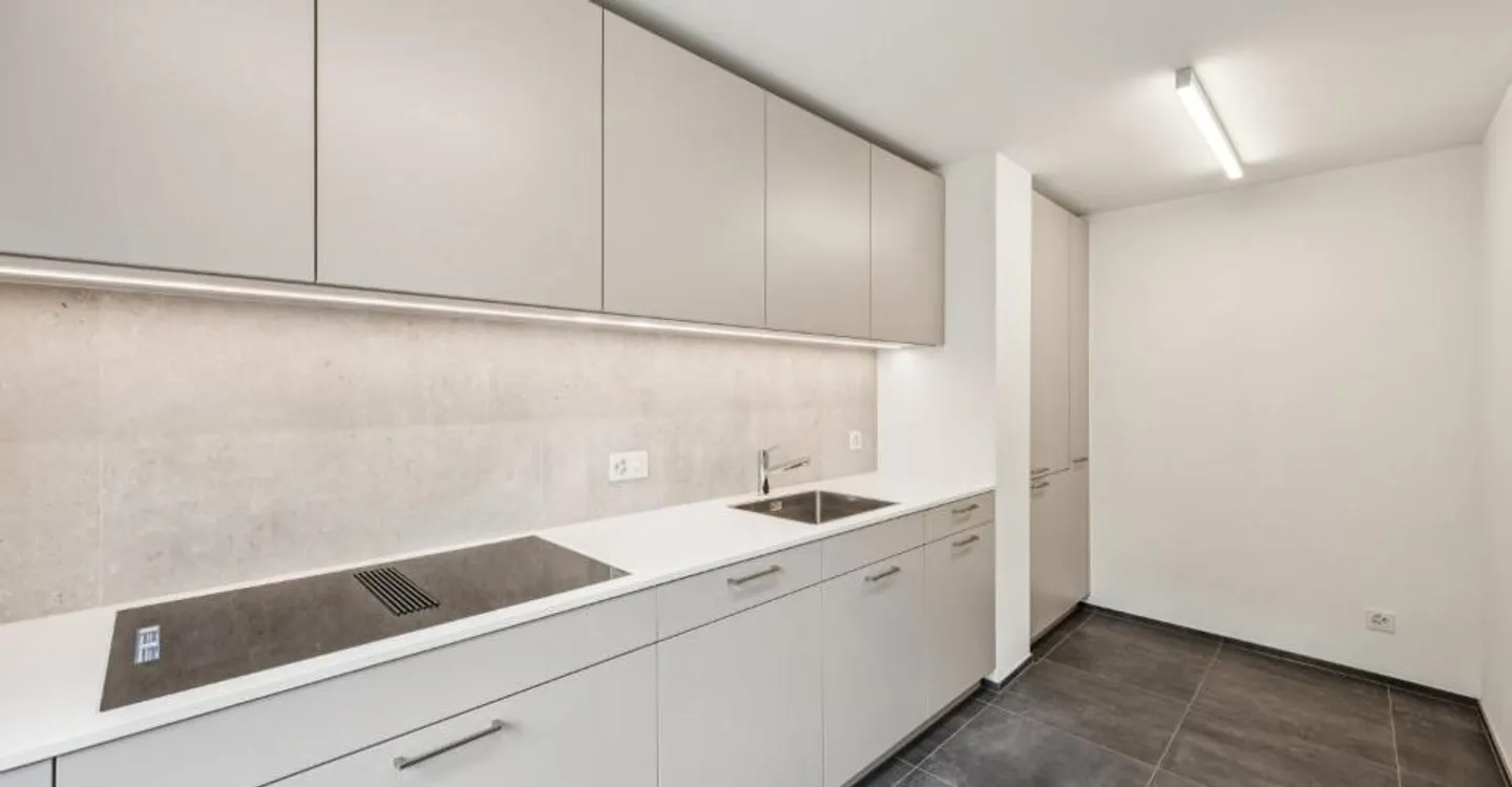Charming Duplex with Garden - Photo 4 of 11