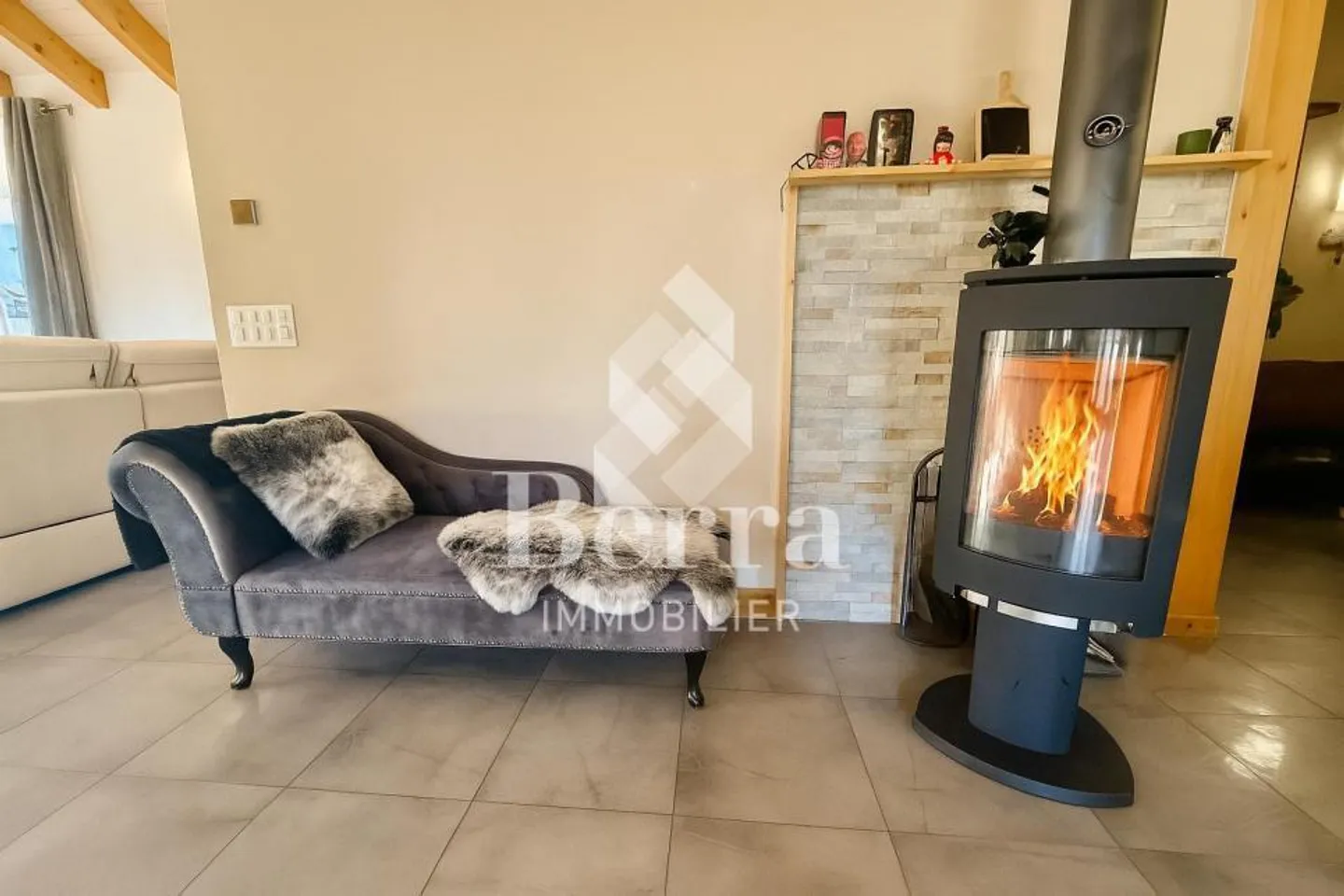 Charming and Warm Single-Storey Villa - Photo 2 of 13