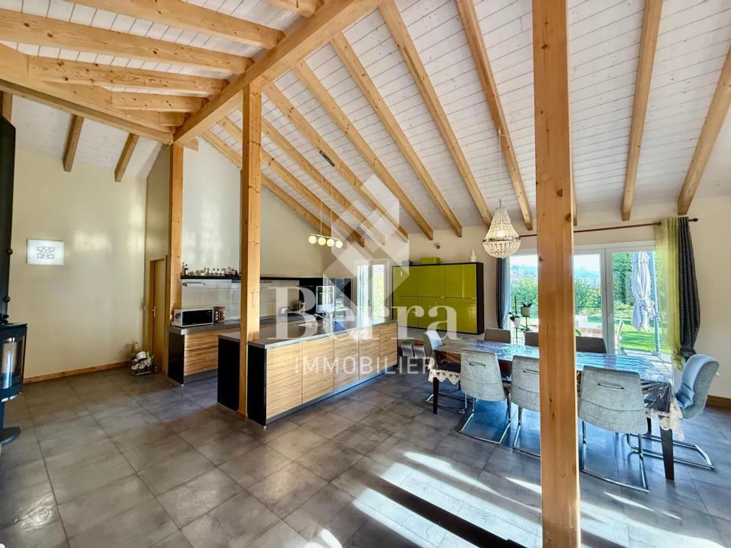 Charming and Warm Single-Storey Villa - Photo 5 of 13