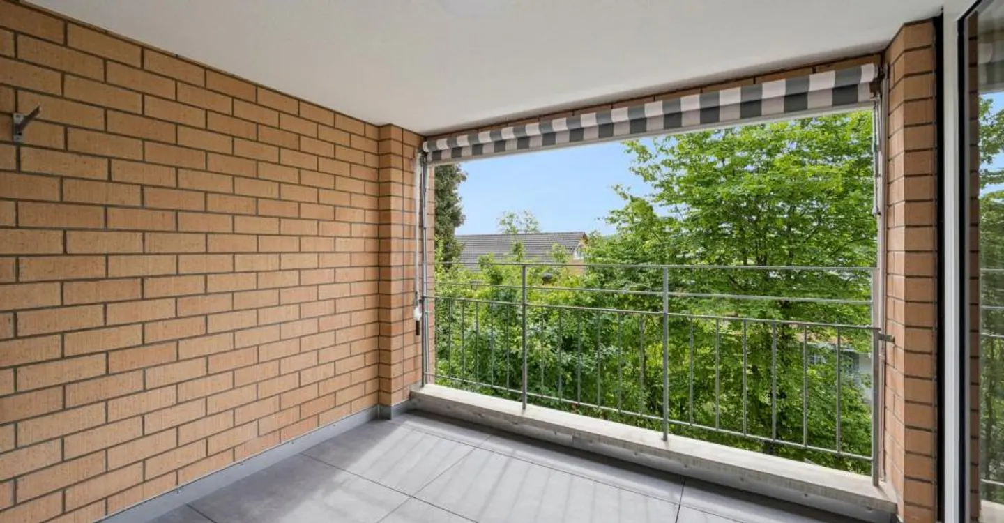 Charming Duplex with Garden - Photo 10 of 11