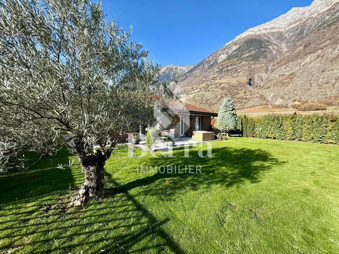 Charming and Warm Single-Storey Villa - Photo 10 of 13