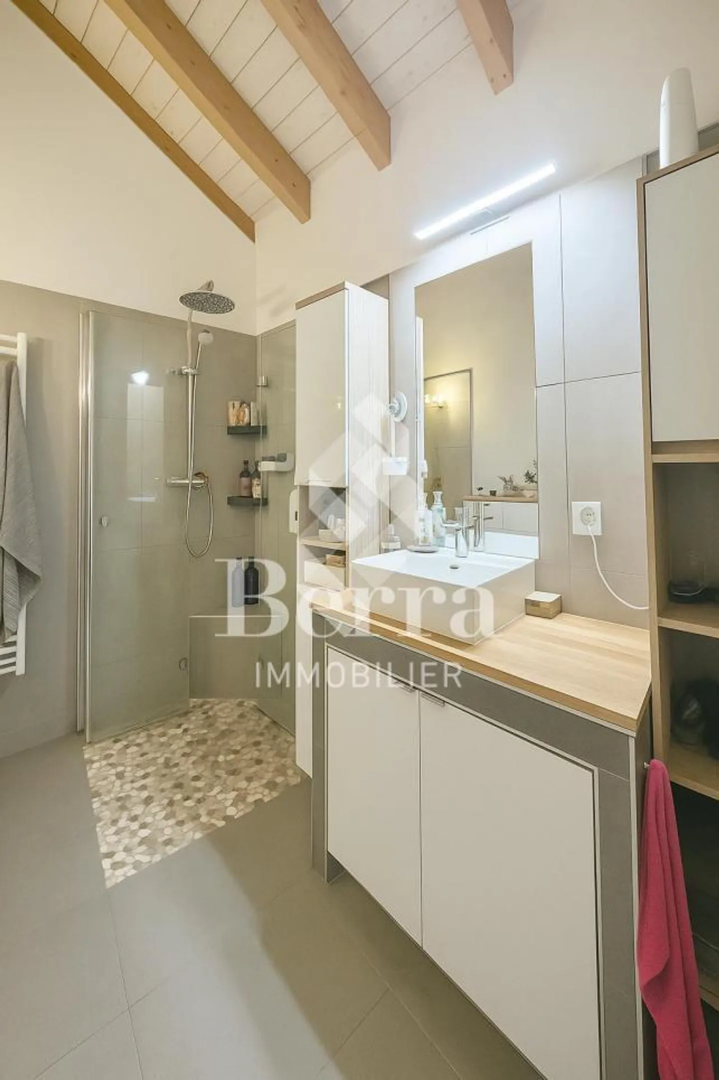 Charming and Warm Single-Storey Villa - Photo 13 of 13