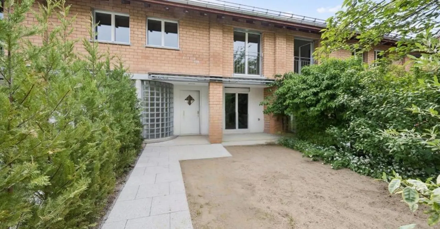 Charming Duplex with Garden - Photo 11 of 11