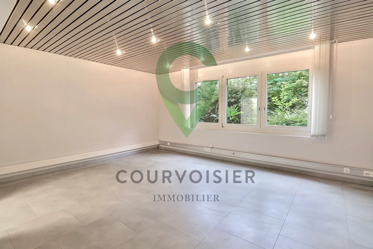 Locaux commerciaux modulables avec plusieurs salles et entrée privée - Photo 3 sur 10
