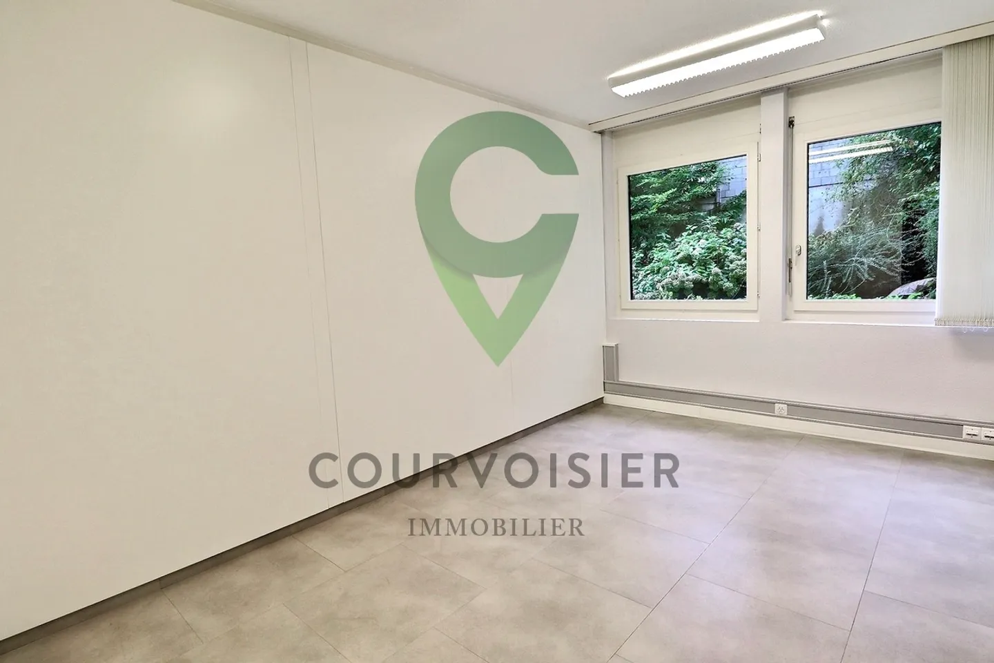 Locaux commerciaux modulables avec plusieurs salles et entrée privée - Photo 4 sur 10